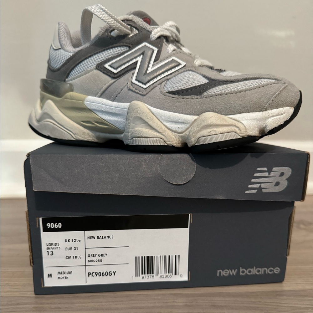 New Balance 9060 little boy’s sneakers